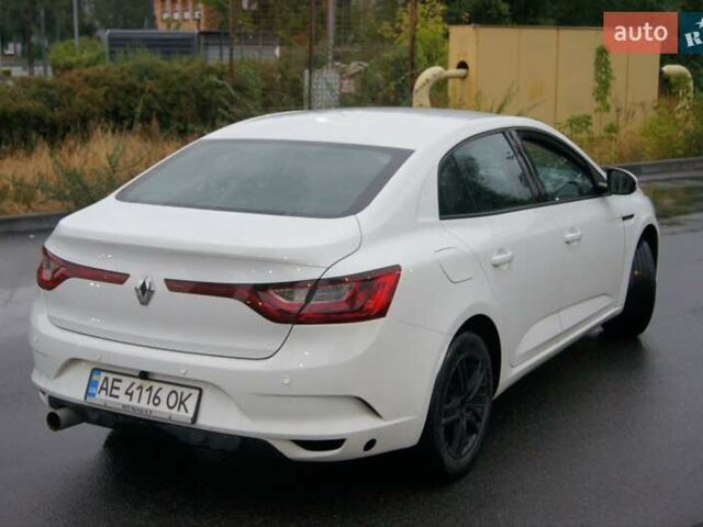 Білий Рено Меган, об'ємом двигуна 1.6 л та пробігом 117 тис. км за 11999 $, фото 2 на Automoto.ua
