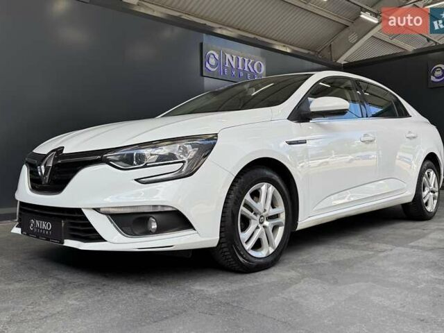 Белый Рено Меган, объемом двигателя 1.5 л и пробегом 102 тыс. км за 14800 $, фото 5 на Automoto.ua