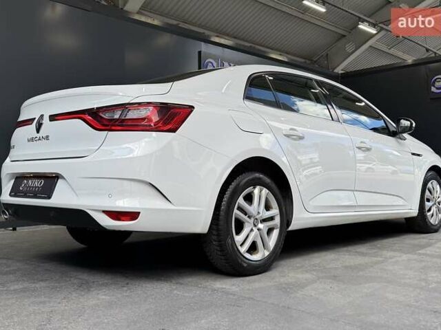 Белый Рено Меган, объемом двигателя 1.5 л и пробегом 102 тыс. км за 14800 $, фото 24 на Automoto.ua