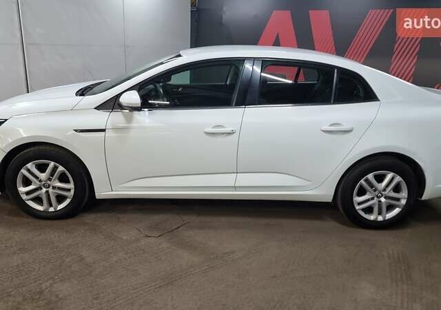 Белый Рено Меган, объемом двигателя 1.46 л и пробегом 190 тыс. км за 13700 $, фото 2 на Automoto.ua