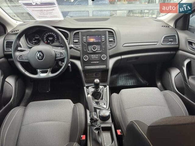 Білий Рено Меган, об'ємом двигуна 1.6 л та пробігом 52 тис. км за 13200 $, фото 10 на Automoto.ua