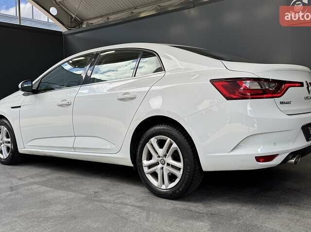 Белый Рено Меган, объемом двигателя 1.5 л и пробегом 102 тыс. км за 14800 $, фото 12 на Automoto.ua