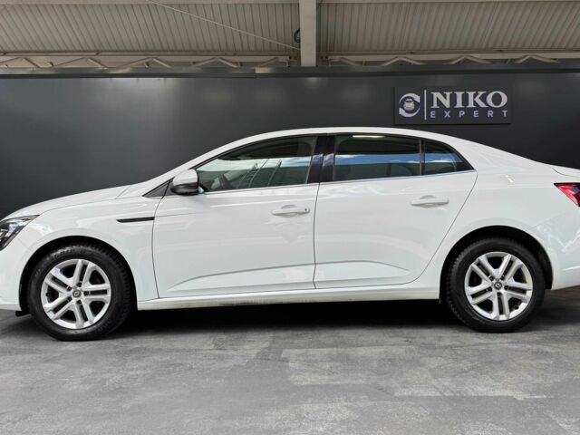 Белый Рено Меган, объемом двигателя 1.5 л и пробегом 102 тыс. км за 13500 $, фото 2 на Automoto.ua