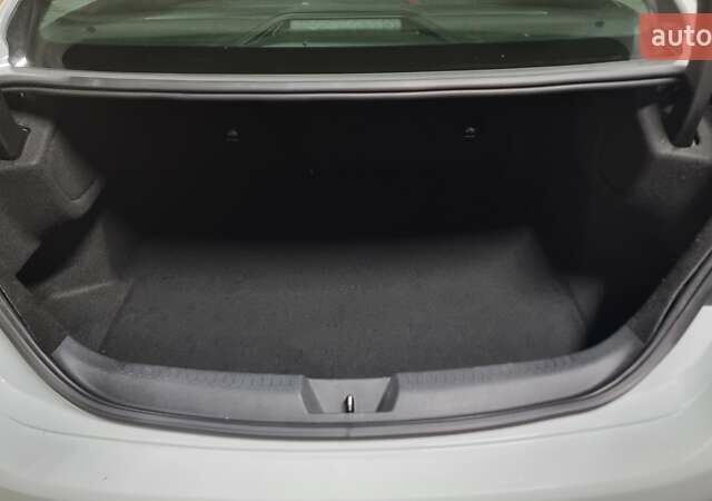 Белый Рено Меган, объемом двигателя 1.46 л и пробегом 190 тыс. км за 13700 $, фото 12 на Automoto.ua