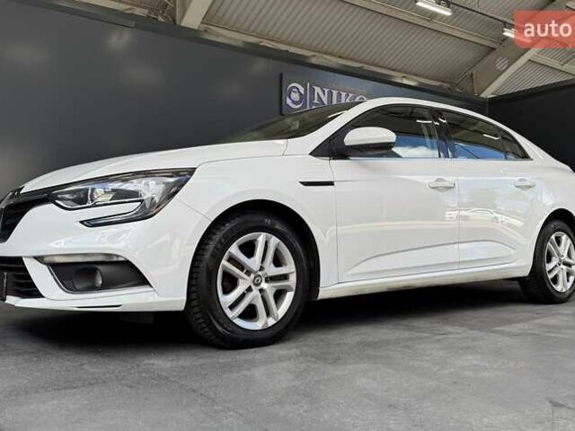 Белый Рено Меган, объемом двигателя 1.5 л и пробегом 102 тыс. км за 14800 $, фото 8 на Automoto.ua