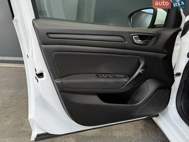 Белый Рено Меган, объемом двигателя 1.5 л и пробегом 102 тыс. км за 14800 $, фото 46 на Automoto.ua