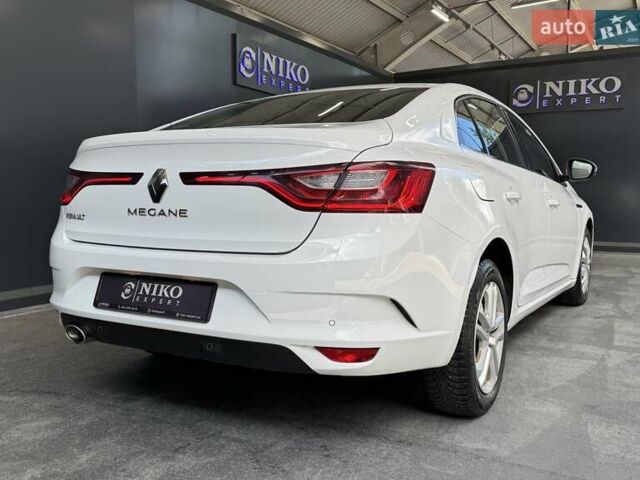 Белый Рено Меган, объемом двигателя 1.5 л и пробегом 102 тыс. км за 14800 $, фото 18 на Automoto.ua