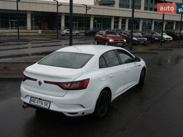 Білий Рено Меган, об'ємом двигуна 1.6 л та пробігом 117 тис. км за 11999 $, фото 5 на Automoto.ua