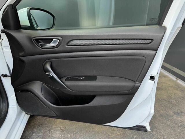 Белый Рено Меган, объемом двигателя 1.5 л и пробегом 102 тыс. км за 13500 $, фото 21 на Automoto.ua