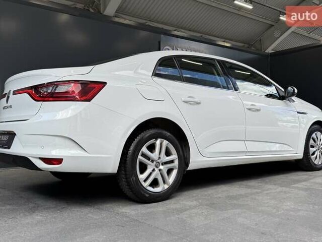 Белый Рено Меган, объемом двигателя 1.5 л и пробегом 102 тыс. км за 14800 $, фото 25 на Automoto.ua