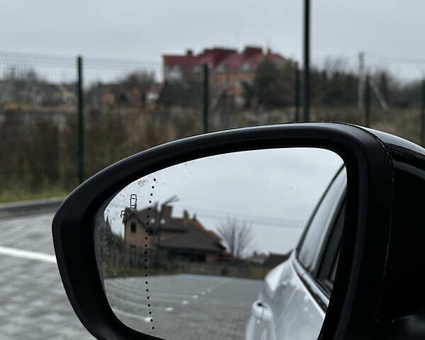 Белый Рено Меган, объемом двигателя 1.46 л и пробегом 100 тыс. км за 21000 $, фото 7 на Automoto.ua