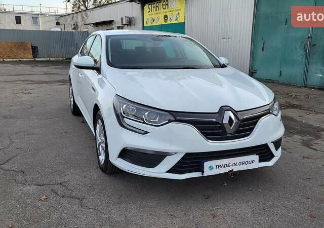 Белый Рено Меган, объемом двигателя 1.5 л и пробегом 128 тыс. км за 14990 $, фото 13 на Automoto.ua