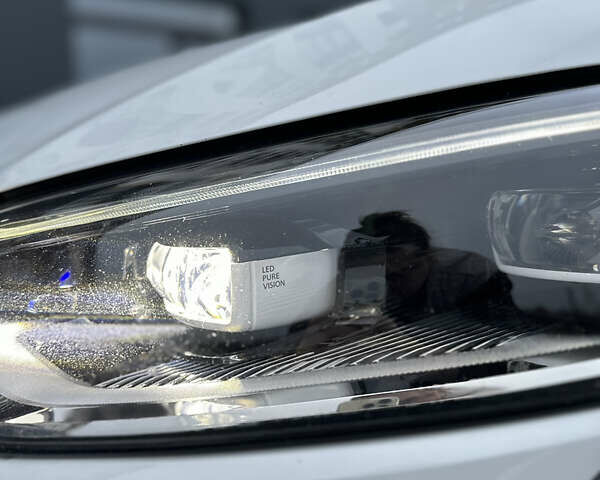 Белый Рено Меган, объемом двигателя 1.46 л и пробегом 100 тыс. км за 21000 $, фото 15 на Automoto.ua