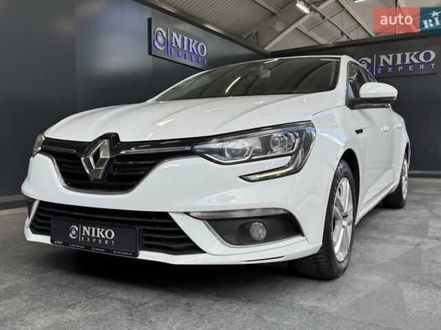 Белый Рено Меган, объемом двигателя 1.5 л и пробегом 102 тыс. км за 14800 $, фото 2 на Automoto.ua