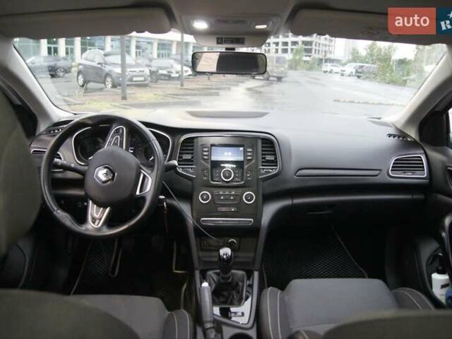 Білий Рено Меган, об'ємом двигуна 1.6 л та пробігом 117 тис. км за 11999 $, фото 6 на Automoto.ua