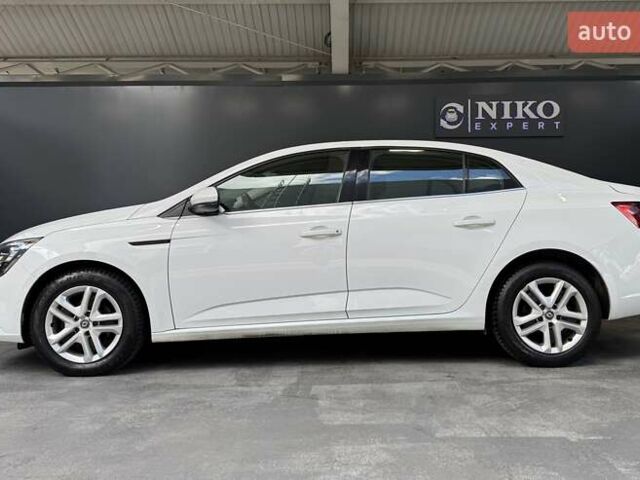 Белый Рено Меган, объемом двигателя 1.5 л и пробегом 102 тыс. км за 14800 $, фото 11 на Automoto.ua