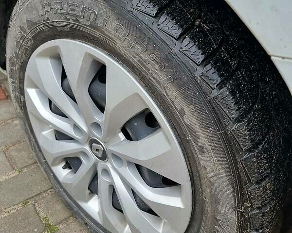 Білий Рено Меган, об'ємом двигуна 1.6 л та пробігом 117 тис. км за 11999 $, фото 16 на Automoto.ua