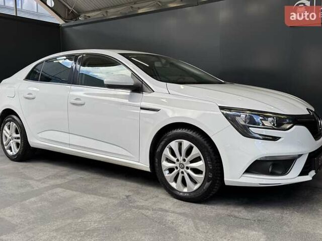 Белый Рено Меган, объемом двигателя 1.5 л и пробегом 102 тыс. км за 14800 $, фото 27 на Automoto.ua