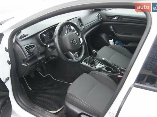 Білий Рено Меган, об'ємом двигуна 1.6 л та пробігом 117 тис. км за 11999 $, фото 1 на Automoto.ua