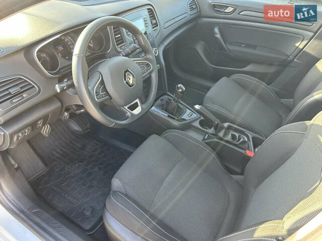 Білий Рено Меган, об'ємом двигуна 1.6 л та пробігом 77 тис. км за 15900 $, фото 9 на Automoto.ua