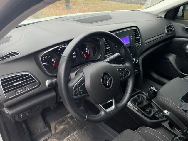 Белый Рено Меган, объемом двигателя 1.5 л и пробегом 100 тыс. км за 16500 $, фото 6 на Automoto.ua