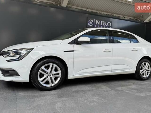 Белый Рено Меган, объемом двигателя 1.5 л и пробегом 102 тыс. км за 14800 $, фото 9 на Automoto.ua