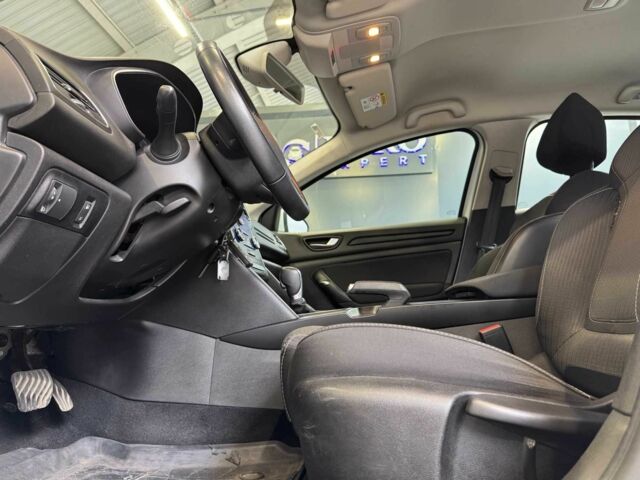 Белый Рено Меган, объемом двигателя 1.5 л и пробегом 102 тыс. км за 13500 $, фото 9 на Automoto.ua