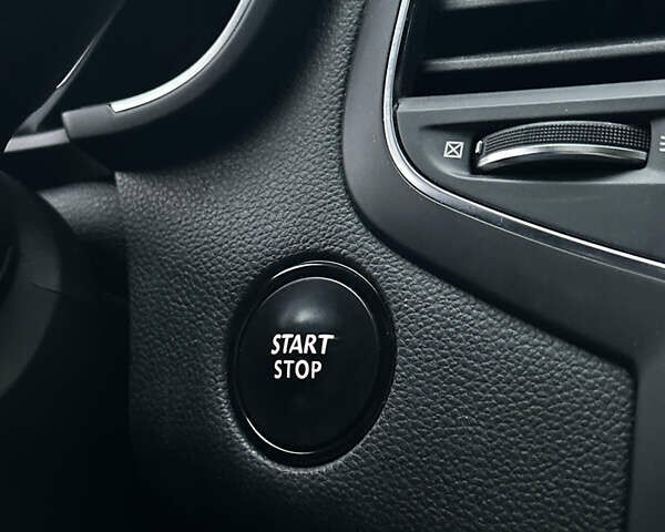 Белый Рено Меган, объемом двигателя 1.46 л и пробегом 100 тыс. км за 21000 $, фото 4 на Automoto.ua