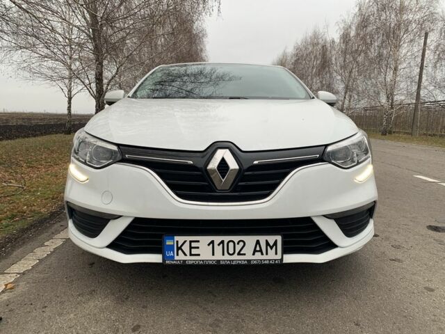 Белый Рено Меган, объемом двигателя 1.5 л и пробегом 100 тыс. км за 16500 $, фото 1 на Automoto.ua