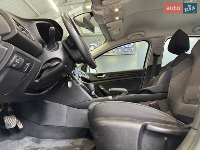 Белый Рено Меган, объемом двигателя 1.5 л и пробегом 102 тыс. км за 14800 $, фото 35 на Automoto.ua