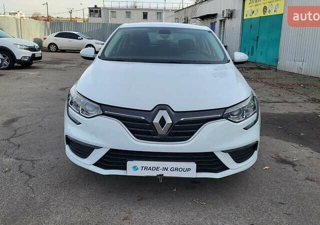 Белый Рено Меган, объемом двигателя 1.5 л и пробегом 128 тыс. км за 14990 $, фото 12 на Automoto.ua