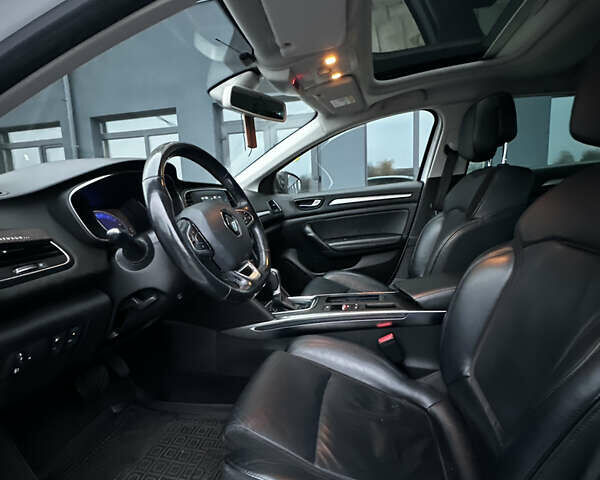 Белый Рено Меган, объемом двигателя 1.46 л и пробегом 100 тыс. км за 21000 $, фото 8 на Automoto.ua