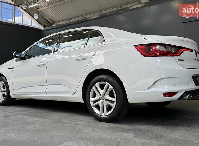 Белый Рено Меган, объемом двигателя 1.5 л и пробегом 102 тыс. км за 14800 $, фото 14 на Automoto.ua