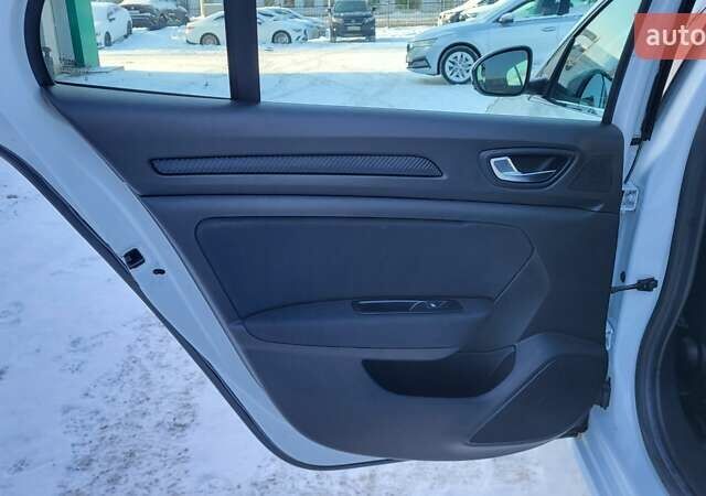 Белый Рено Меган, объемом двигателя 1.46 л и пробегом 102 тыс. км за 13700 $, фото 24 на Automoto.ua