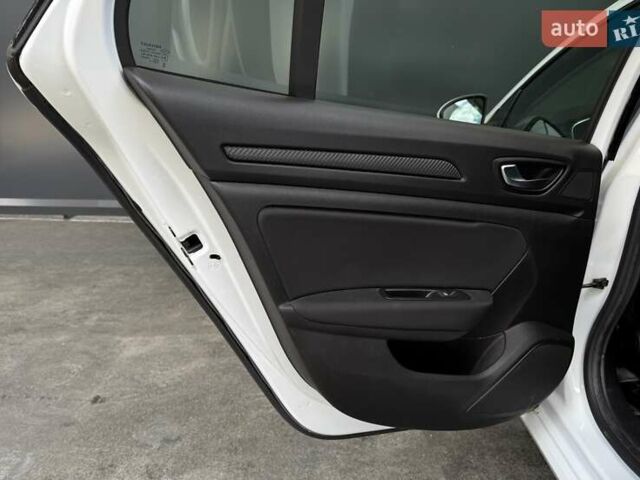 Белый Рено Меган, объемом двигателя 1.5 л и пробегом 102 тыс. км за 14800 $, фото 48 на Automoto.ua