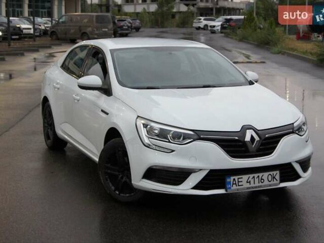 Білий Рено Меган, об'ємом двигуна 1.6 л та пробігом 117 тис. км за 11999 $, фото 3 на Automoto.ua