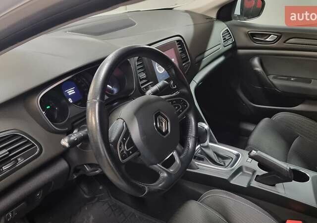 Белый Рено Меган, объемом двигателя 1.46 л и пробегом 190 тыс. км за 13700 $, фото 10 на Automoto.ua