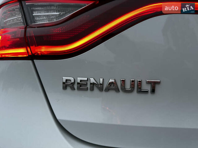 Белый Рено Меган, объемом двигателя 1.46 л и пробегом 100 тыс. км за 21000 $, фото 13 на Automoto.ua