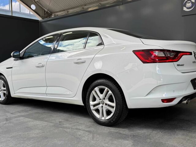 Белый Рено Меган, объемом двигателя 1.5 л и пробегом 102 тыс. км за 13500 $, фото 3 на Automoto.ua