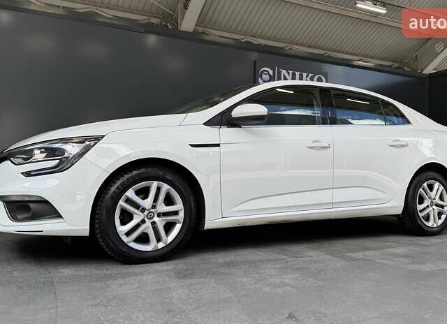 Белый Рено Меган, объемом двигателя 1.5 л и пробегом 102 тыс. км за 14800 $, фото 10 на Automoto.ua