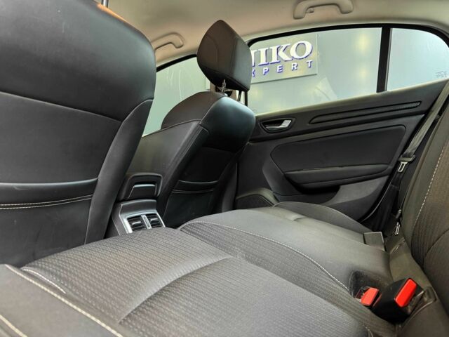 Белый Рено Меган, объемом двигателя 1.5 л и пробегом 102 тыс. км за 13500 $, фото 18 на Automoto.ua