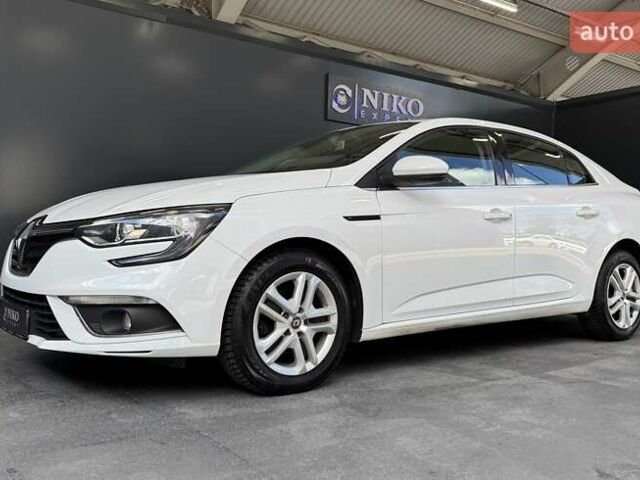 Белый Рено Меган, объемом двигателя 1.5 л и пробегом 102 тыс. км за 14800 $, фото 7 на Automoto.ua