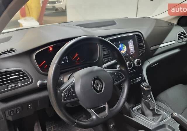Белый Рено Меган, объемом двигателя 1.46 л и пробегом 80 тыс. км за 14400 $, фото 12 на Automoto.ua