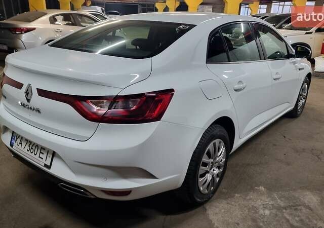 Белый Рено Меган, объемом двигателя 1.46 л и пробегом 80 тыс. км за 14400 $, фото 4 на Automoto.ua