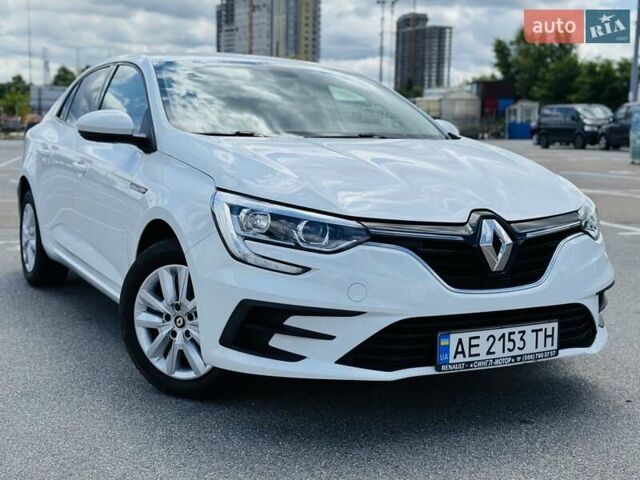Белый Рено Меган, объемом двигателя 1.46 л и пробегом 85 тыс. км за 18300 $, фото 1 на Automoto.ua
