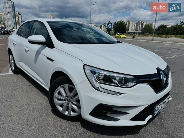 Белый Рено Меган, объемом двигателя 1.46 л и пробегом 85 тыс. км за 17999 $, фото 1 на Automoto.ua