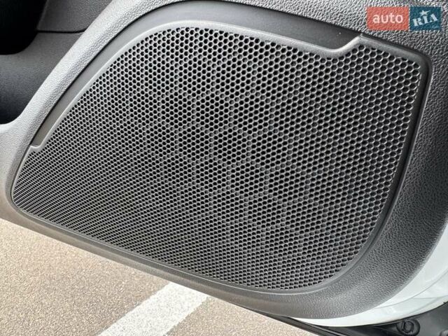 Белый Рено Меган, объемом двигателя 1.46 л и пробегом 85 тыс. км за 17999 $, фото 50 на Automoto.ua