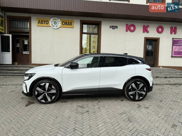 Белый Рено Меган, объемом двигателя 0 л и пробегом 58 тыс. км за 25200 $, фото 3 на Automoto.ua