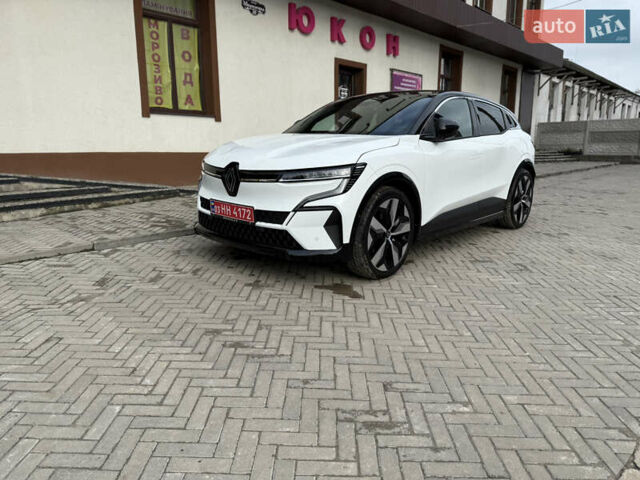 Белый Рено Меган, объемом двигателя 0 л и пробегом 58 тыс. км за 25200 $, фото 2 на Automoto.ua