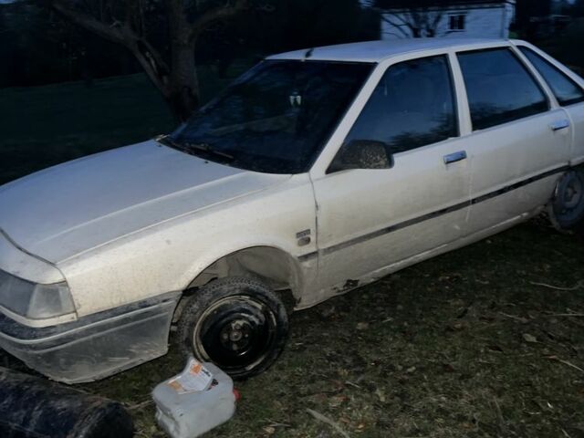 Рено Меган 2000 в Глубокой на Automoto.ua Белый Рено Меган, объемом двигателя 2.5 л и пробегом 3 тыс. км за 500 $, фото 1 на Automoto.ua